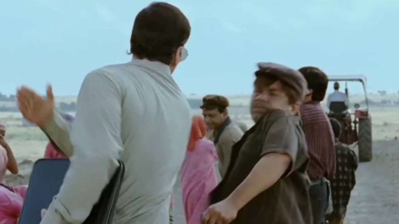 Akshay Slapping Rajpal meme template blank