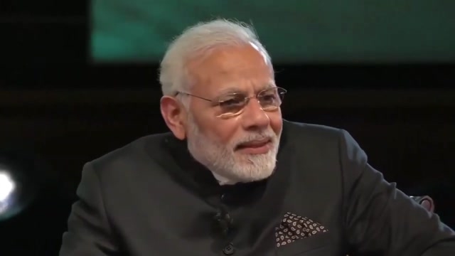 Are Bete, Tujhe Thakan Nahi Lag Rahi Kya? meme template variant 2