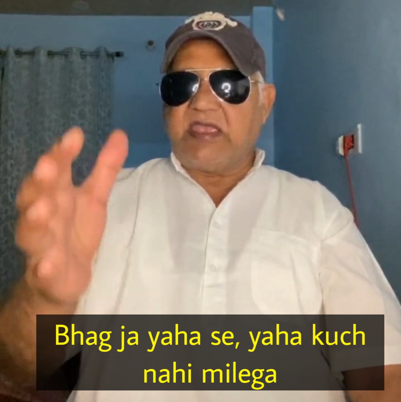 Bhag Ja Yaha Se meme template blank