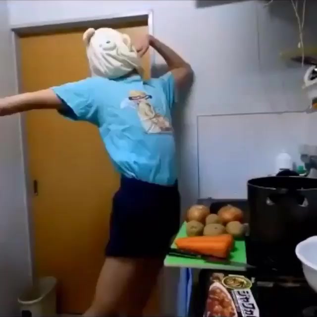 Gero Gero Kitchen Dance Curry meme template blank