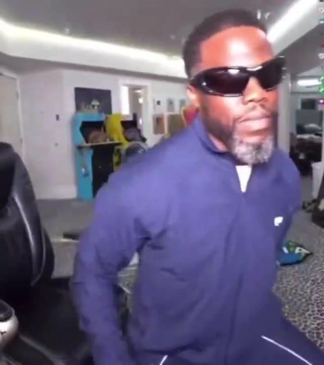 Kevin Hart Stream Dance meme template blank