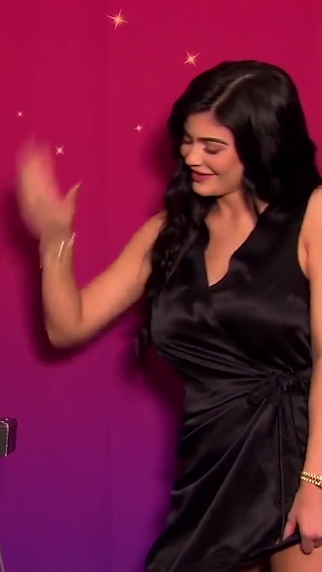 Kylie Jenner Reveal meme template blank