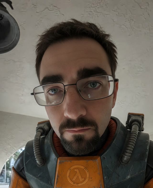 Realistic Gordon Freeman Stare Selfie meme template blank