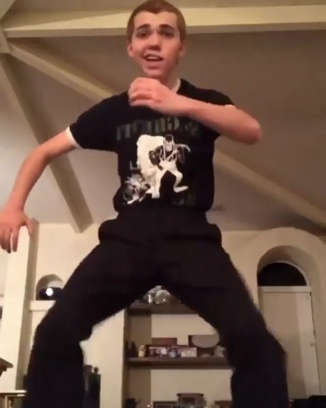 Spaghetti Wolf Routine Dance meme template blank