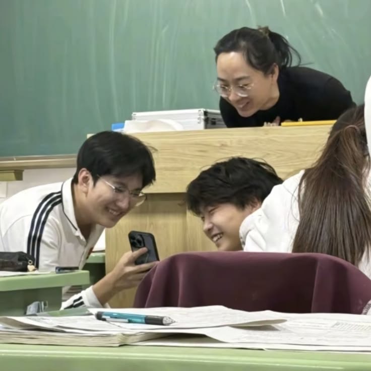 Teacher Peeking at Student Phone meme template blank